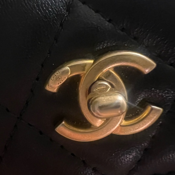 CHANEL Lambskin Quilted Pearl Crush Card Holder With Chain Black - Picture 8 of 11